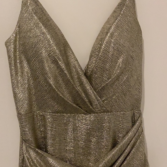 Evening gown by Jovani 67977. Color gold. Never worn - Picture 5 of 6